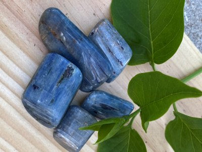 Kyanit, Blå trumlad AA ca 20-60mm