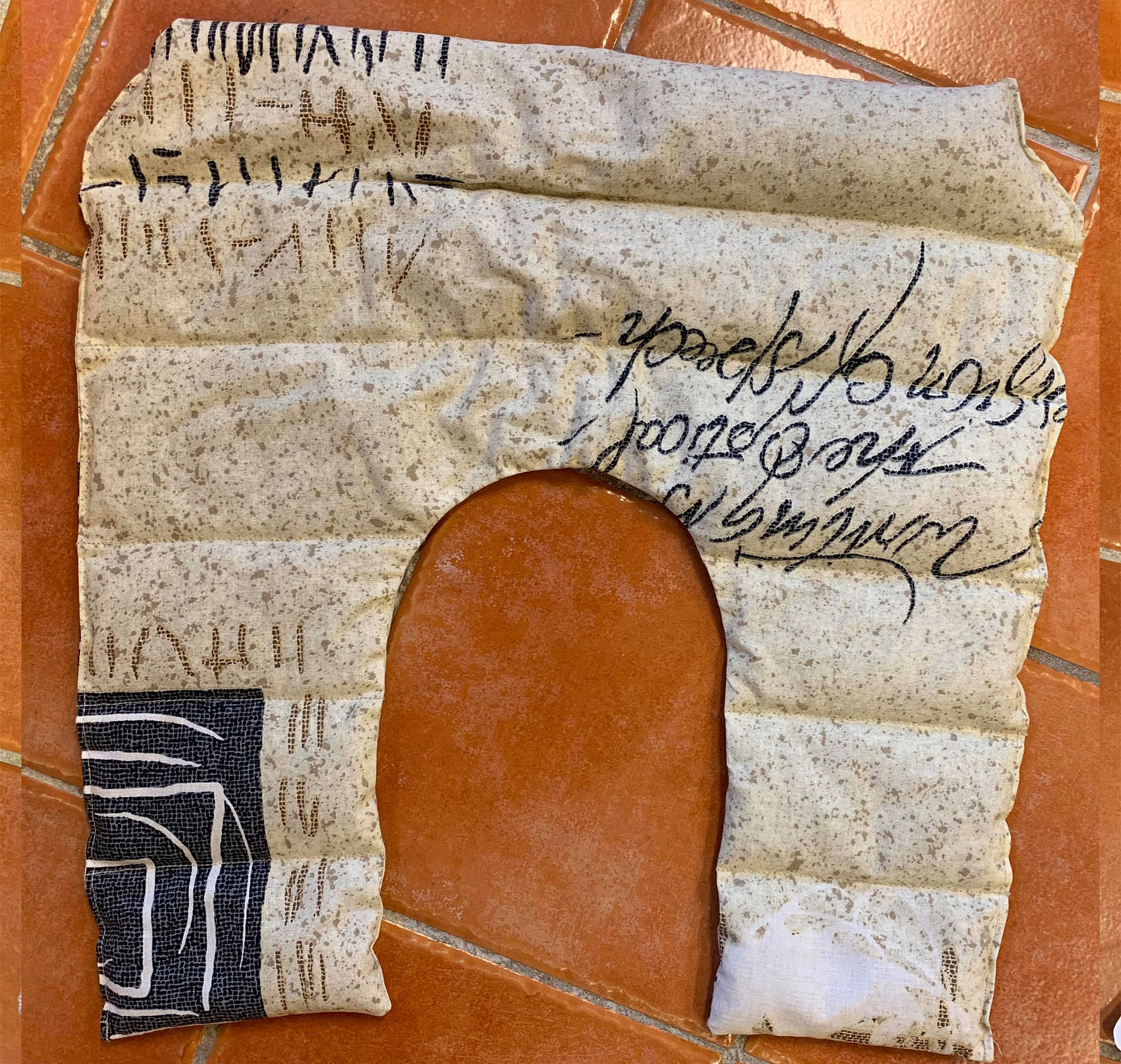 Vetekudde, Beige - ca 43x41 cm