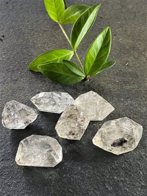 Diamantkvarts 3,4-5,4gram