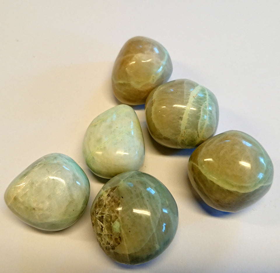 Garnierit, trumlad ca 25-30mm AA