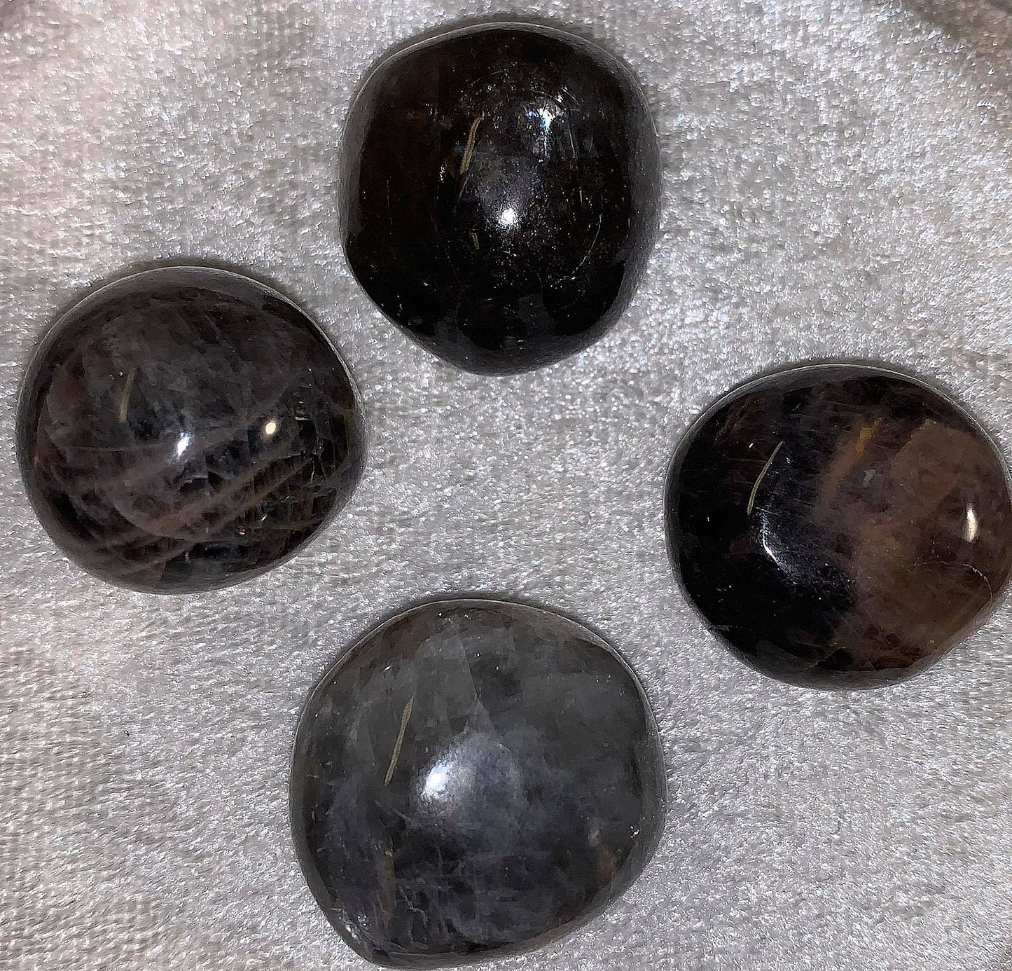 Månsten, Svart AA trumlad 25-35mm