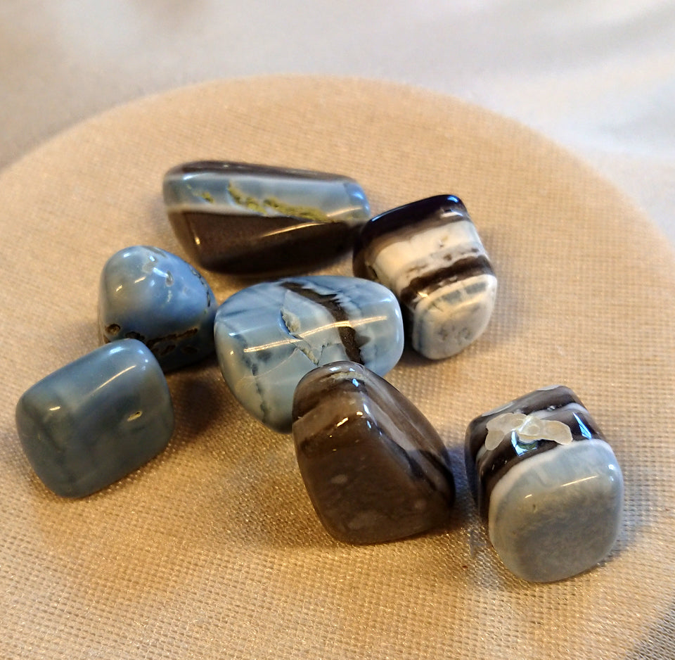 Opal, Blå trumlad ca 15-30mm AA