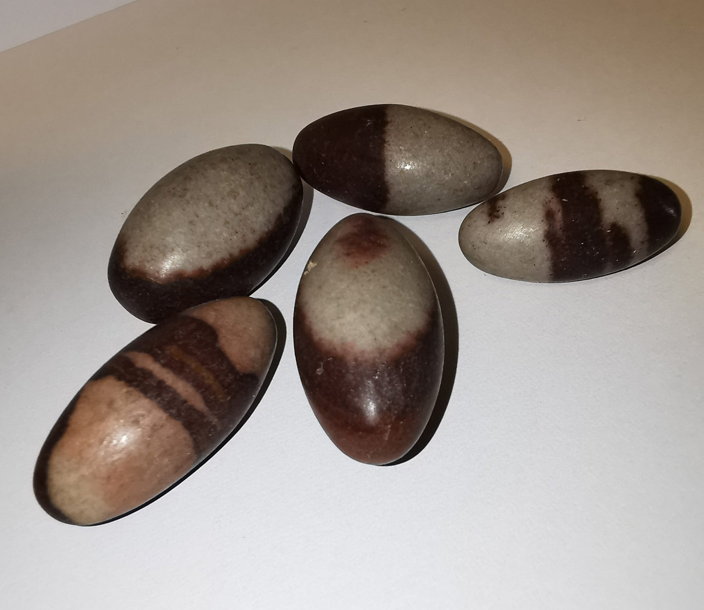 Shiva Lingam, trumlad ca 20-30mm AA
