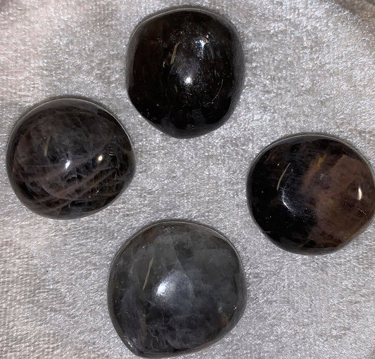 Månsten, Svart AA trumlad 25-35mm